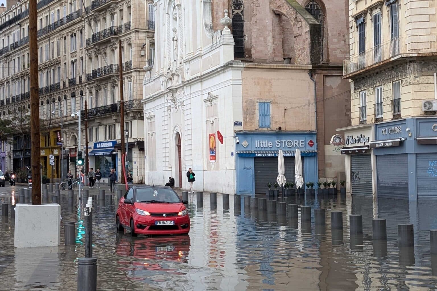 Port Mathurin Inondation En images I Le Vieux-Port en partie inondé après de fortes pluies sur ...