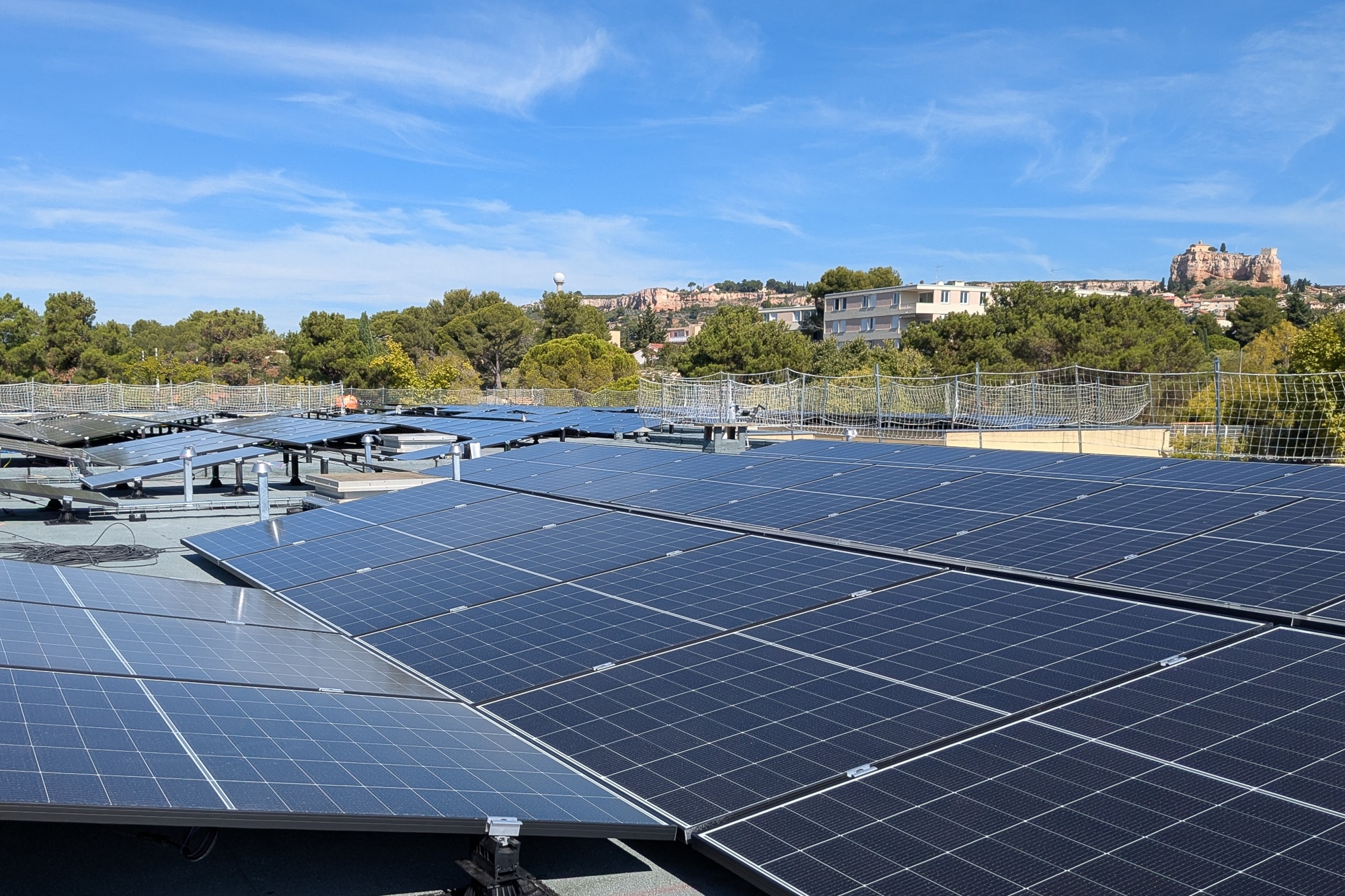 Vitrolles enclenche sa transition &eacute;nerg&eacute;tique, Vitrolles fait un bond dans l&rsquo;autoconsommation d&rsquo;&eacute;nergie solaire, Made in Marseille